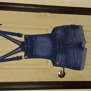 NO BO Relaxed fit size 3/5 sm dark faded Denim overalls shorts. Like new! Cute!